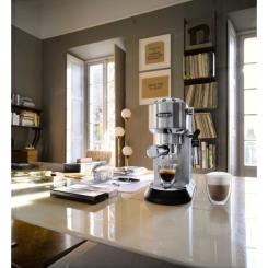 Рожковая кофеварка эспрессо DeLonghi EC685.M Фото 5