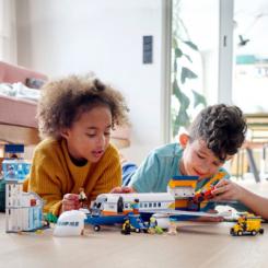 Конструктор LEGO City Пасажирський літак 669 деталей Фото 9