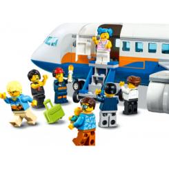 Конструктор LEGO City Пасажирський літак 669 деталей Фото 4