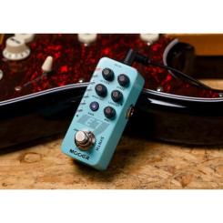 Педаль эффектов Mooer E7 Polyphonic Guitar Synth Фото 8