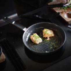 Сотейник Fiskars Hard Face 24 см Фото 6