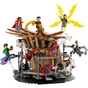 Конструктор LEGO Marvel Вирішальний бій Людини-Павука 900 деталей Фото 1